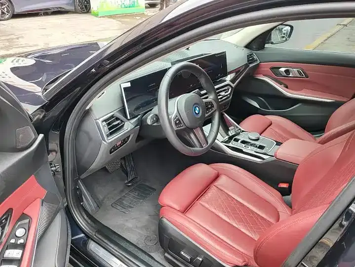 BMW i3 2024 eDrive 35 L 4