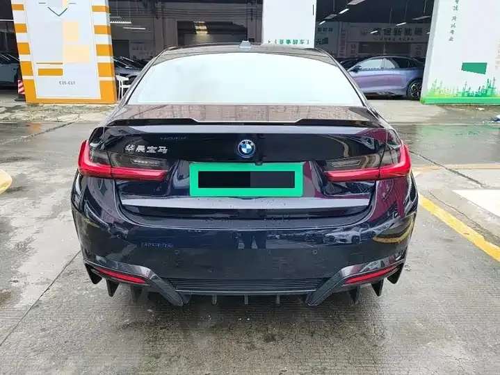 BMW i3 2024 eDrive 35 L 9