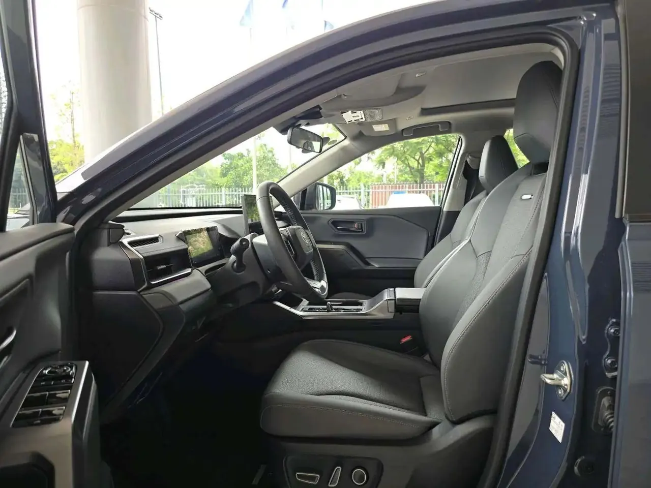 Toyota 2026 RAV4 Rongfang Double Engine 2.0 Stepless Two-Drive Deluxe Automatic Gear 7