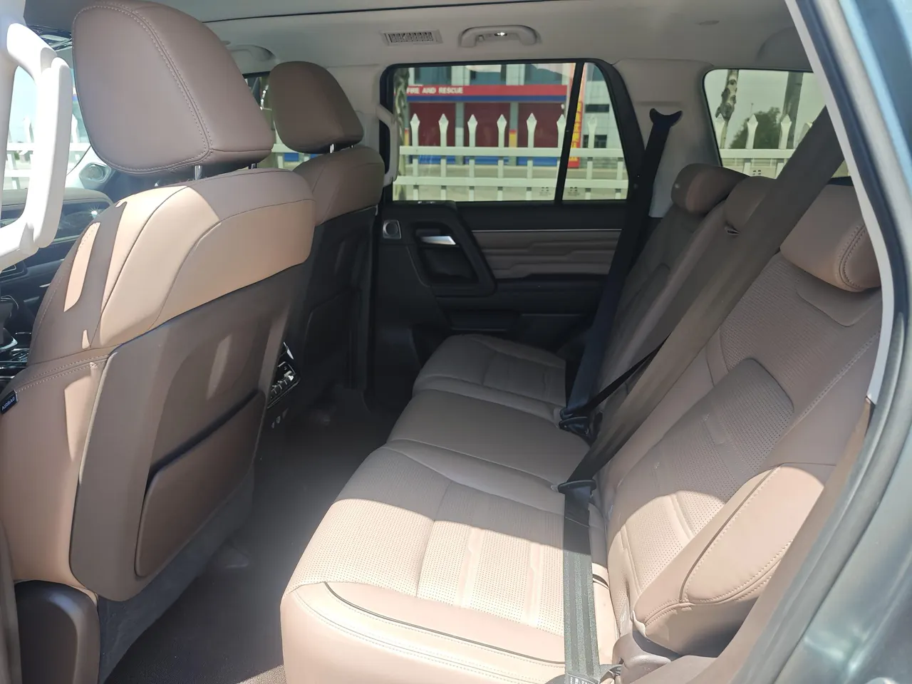 Beijing 2023 BJ60 48V 2.0T thousands of miles version 5 automatic gear 4
