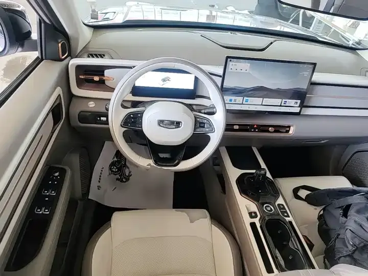 Geely ICON 2026 Chocolate 1.5TD Alcohol Edition 11