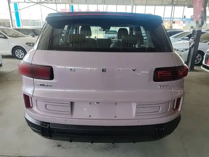 Geely ICON 2026 Chocolate 1.5TD Alcohol Edition 6