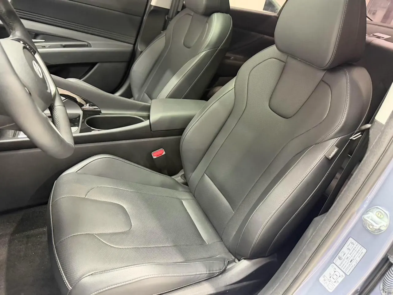 Hyundai 2023 Elantra -3-compartment 1.5 stepless LUX premium automatic gear 11