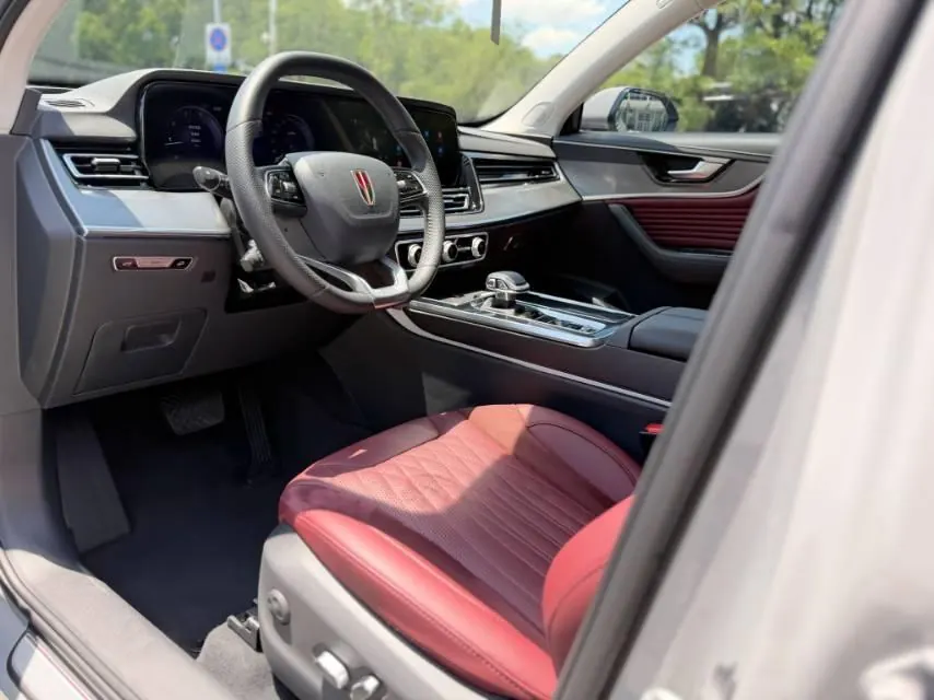 HongQi 2023 HS5 2.0T Flag Enjoy Pro Edition Automatic Gear 16