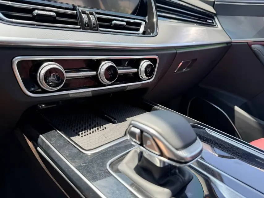 HongQi 2023 HS5 2.0T Flag Enjoy Pro Edition Automatic Gear 17