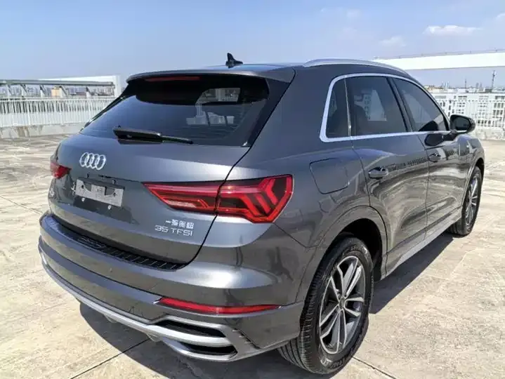 Audi Q3 2022 35 TFSI Enterprising Dynamic 8