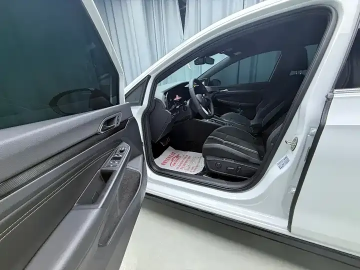 Golf 2023 280TSI DSG R-Line 9