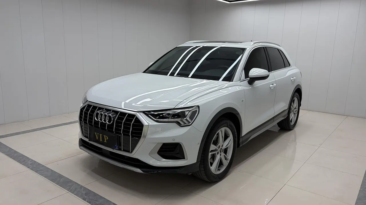 Audi 2023 Q3 1.4TFSI 35TFSI Fashion Elegant Automatic Gear - View 1