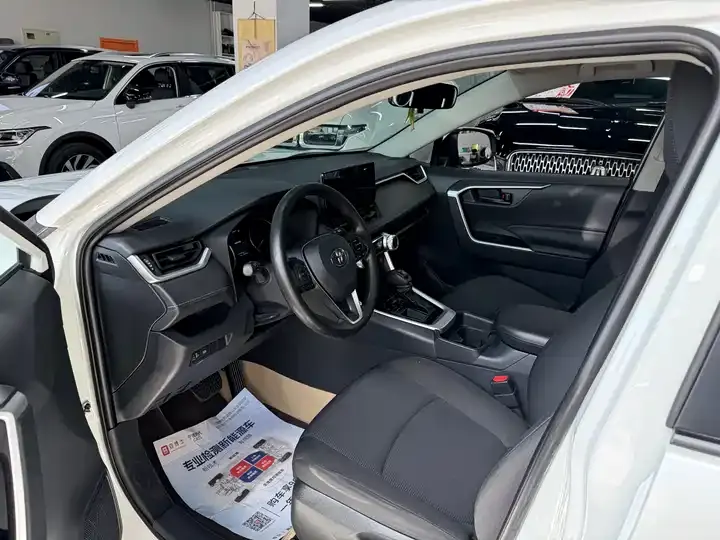 RAV4 RongFang 2024 2.0L CVT Two-Drive Urban Edition 4