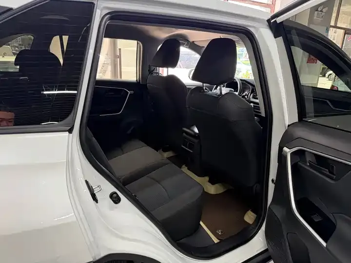 RAV4 RongFang 2024 2.0L CVT Two-Drive Urban Edition 6