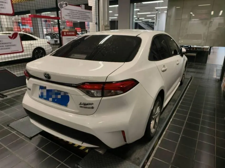 Toyota 2022 Lei Ling Shuangqing 1.8H Stepless Deluxe Edition Automatic Gear 6