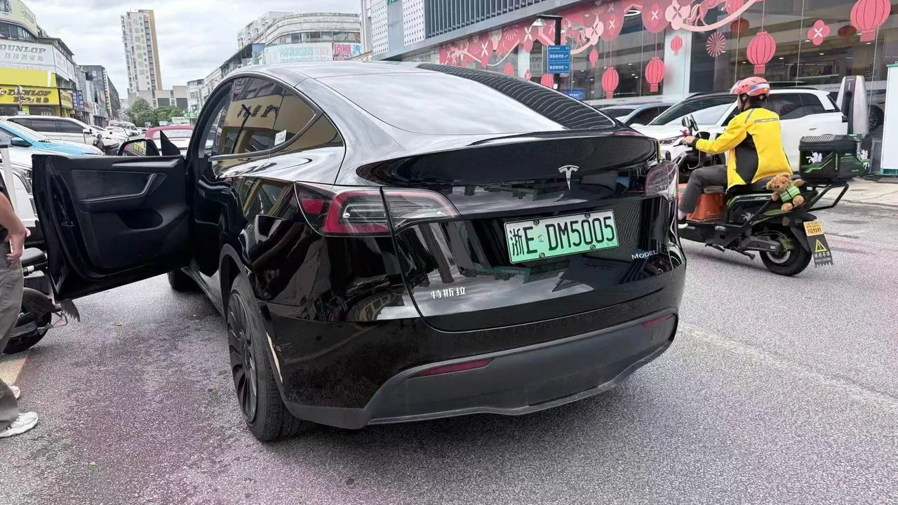 Tesla 2023 Model Y rear-wheel drive version automatic transmission 4