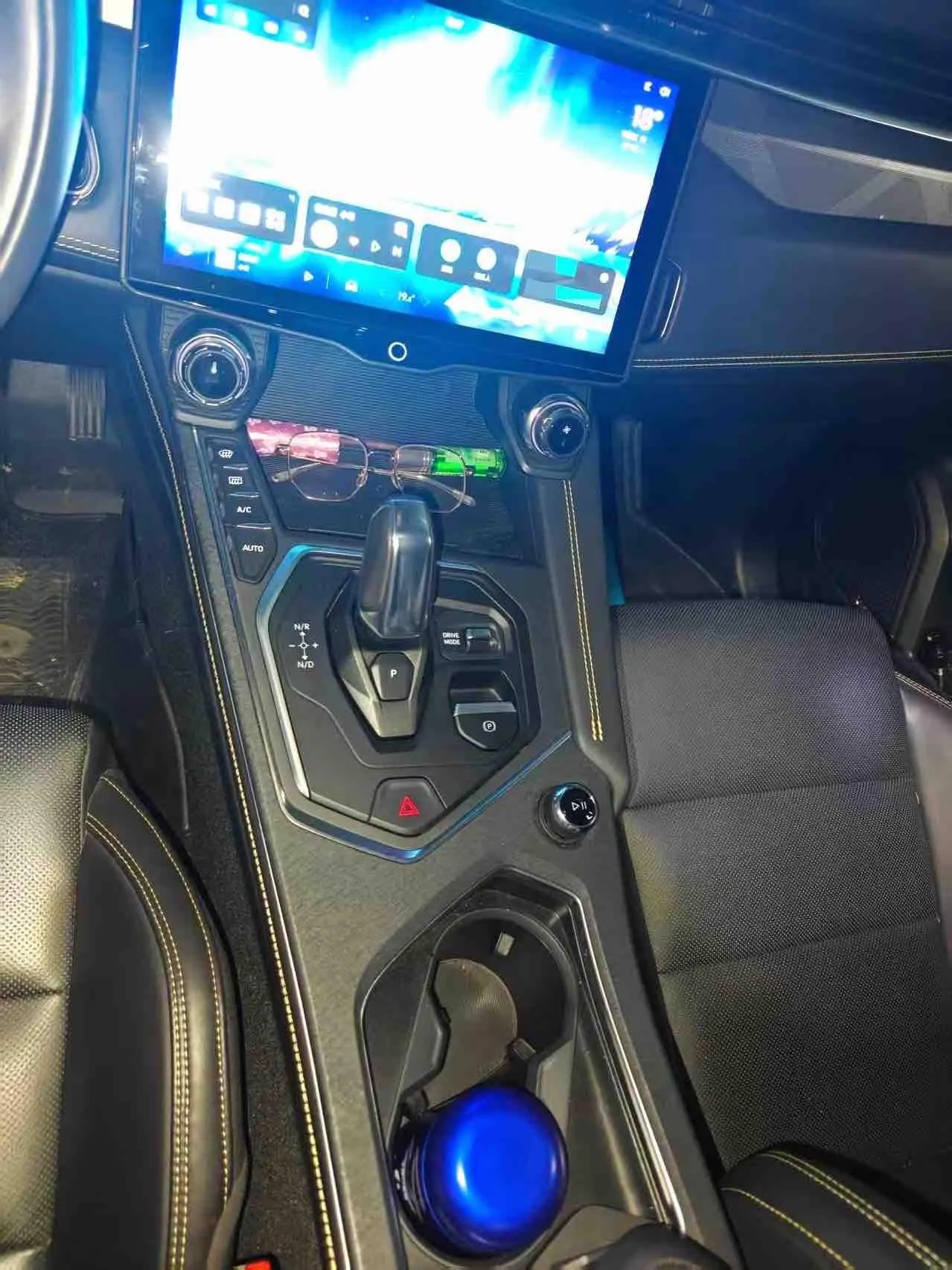 LYNK&amp;CO 2023 LYNK&amp;CO 01 2.0TD Two-Drive Pro Automatic 3