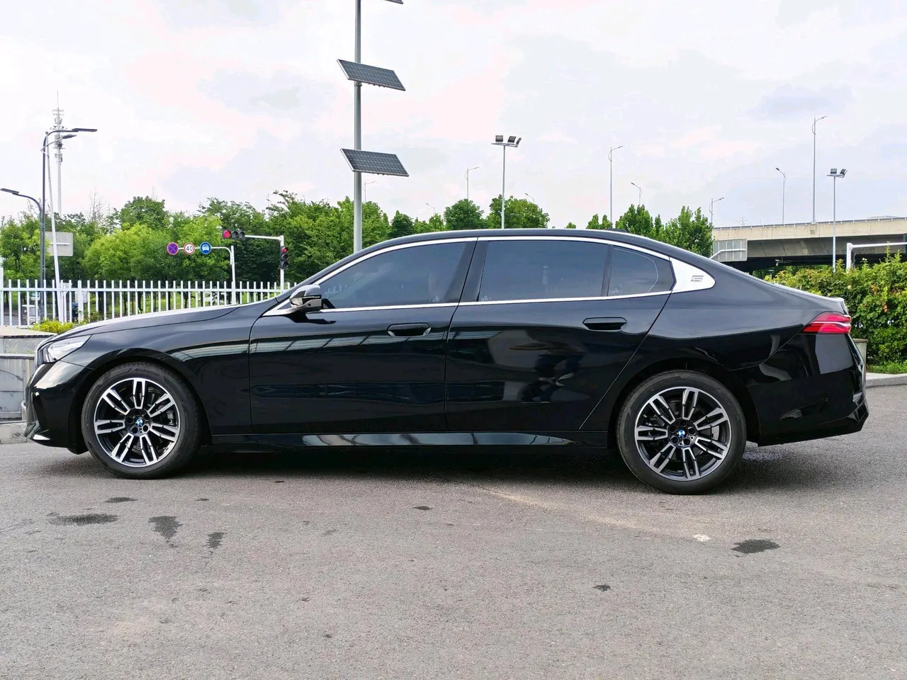 BMW 5 Series 2026 525Li 48V 2.0T M Sports Suit (Modified) Automatic Gear 5