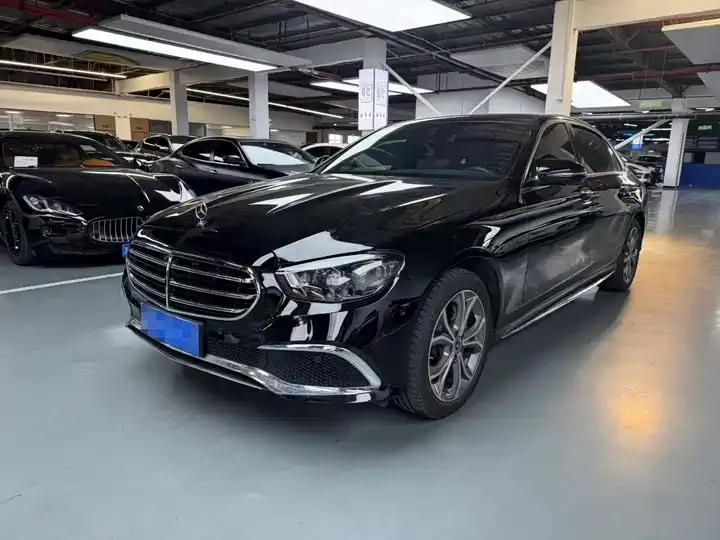 Mercedes Benz E-Class 2023 E 300 L Fashion - View 1