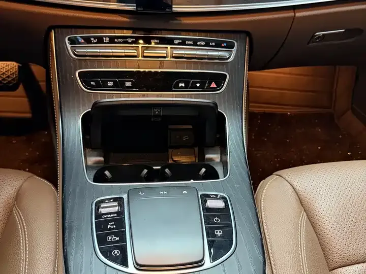 Mercedes Benz E-Class 2023 E 300 L Fashion 10