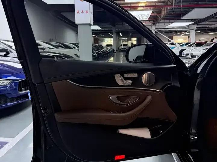 Mercedes Benz E-Class 2023 E 300 L Fashion 5