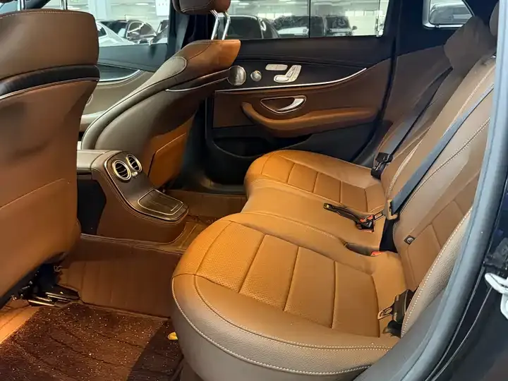 Mercedes Benz E-Class 2023 E 300 L Fashion 6