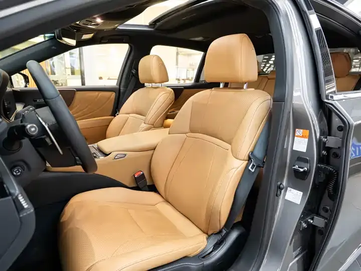 Lexus LS 2021 500h Excellent Edition 11