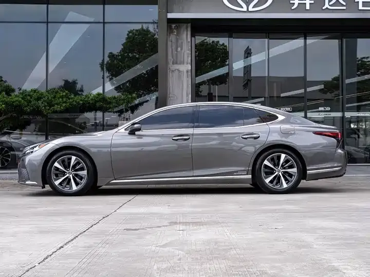 Lexus LS 2021 500h Excellent Edition 4