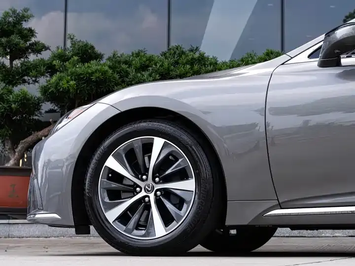 Lexus LS 2021 500h Excellent Edition 8
