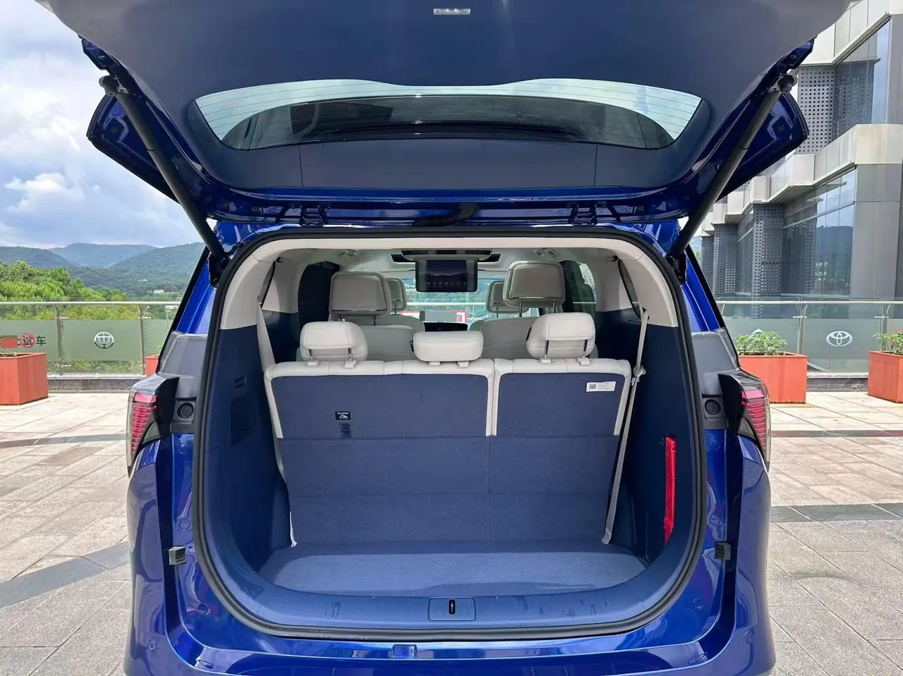 Buick 2024 GL8 Lu Zun PHEV 1.5T Luxury Edition 6-seat Automatic Gear 8