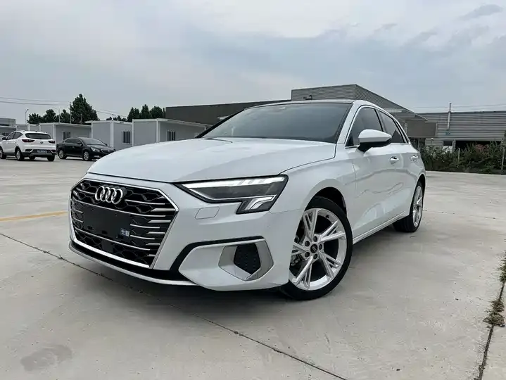 Audi A3 2023 Sportback 35 TFSI Fashion Elegant - View 1