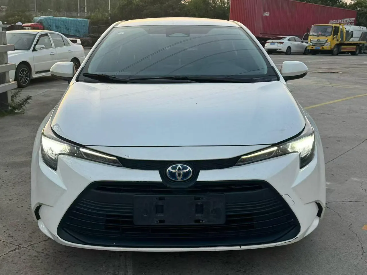 Toyota 2023 Lei Ling Shuangqing 1.8 Stepless Intelligent Electric Hybrid Leading Edition Automatic Gear 4