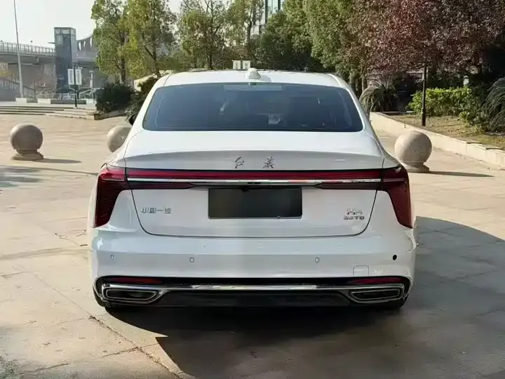 HongQi H5 2023 2.0T Auto Zhilian Flag Edition 5