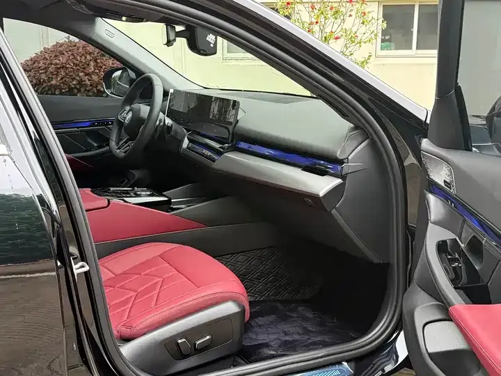 BMW 5 Series 2024 525Li M Sports Suit 10