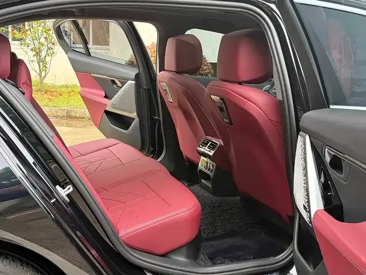 BMW 5 Series 2024 525Li M Sports Suit 8
