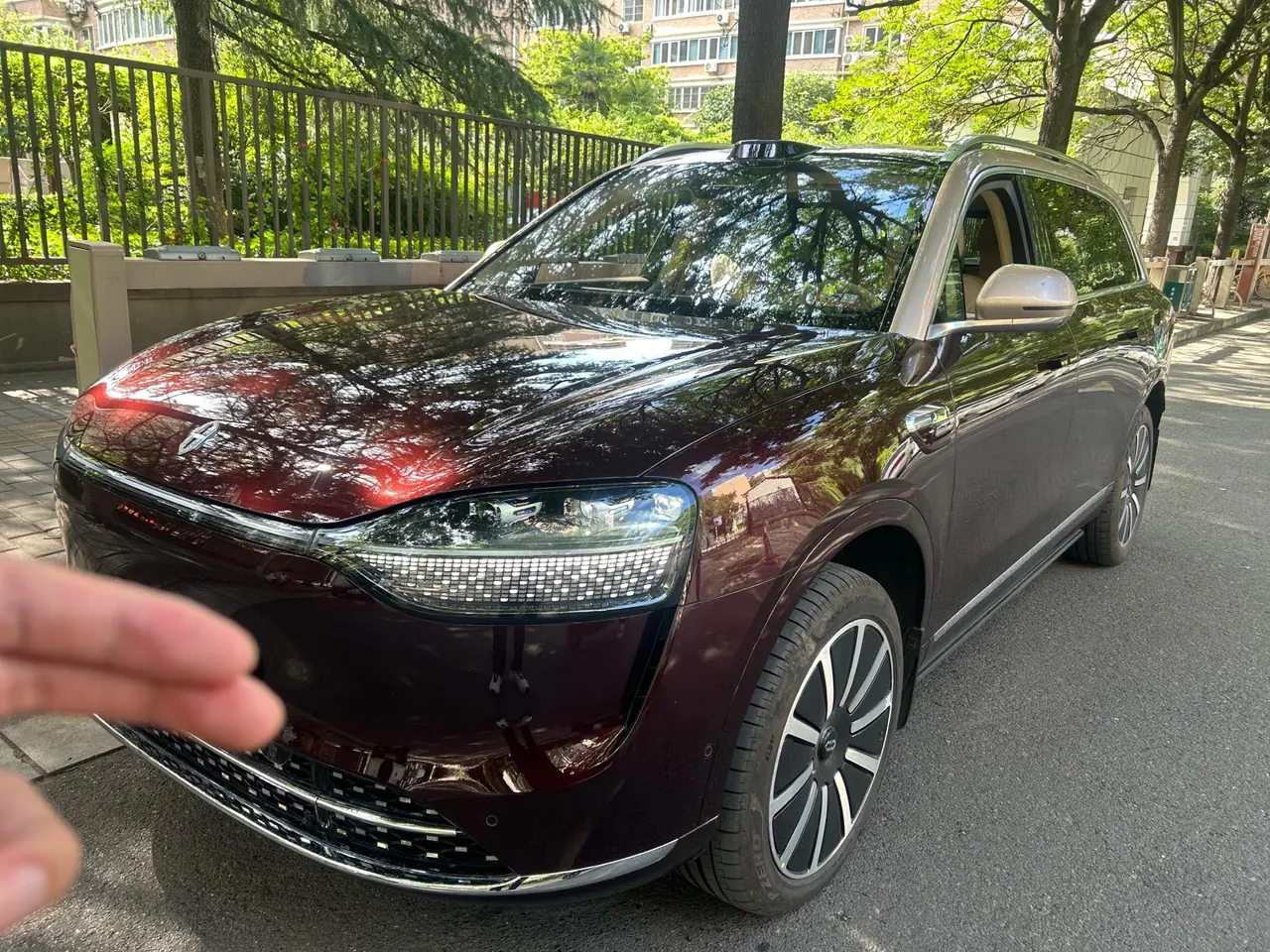 Open image lightbox: AITO 2025 AITO M9 extended range Ultra version 52kWh6 seat version automatic gear