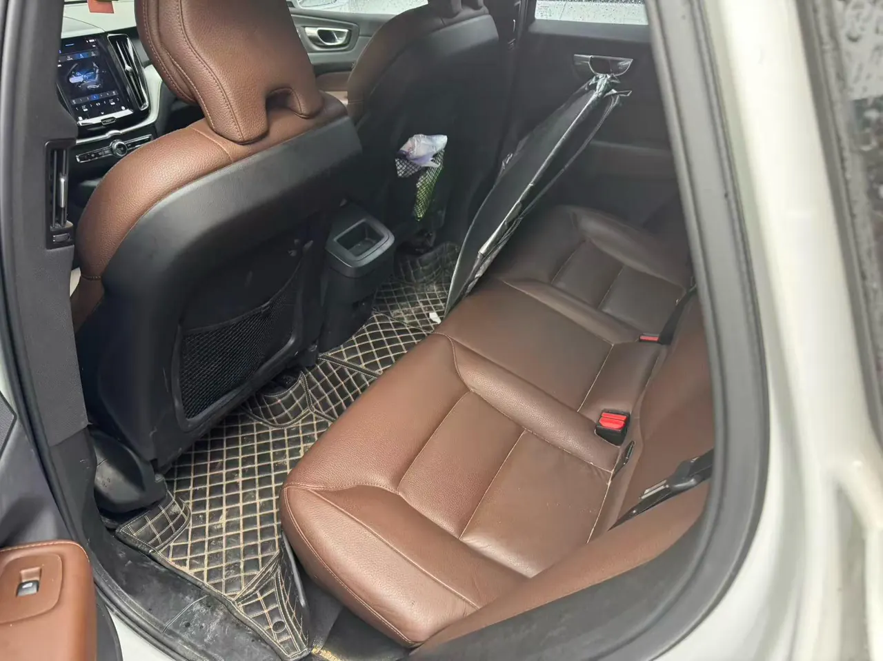 Volvo 2023 XC60 48V 2.0T B5 4-wheel-drive Zhiyi Deluxe Edition Automatic Gear 3