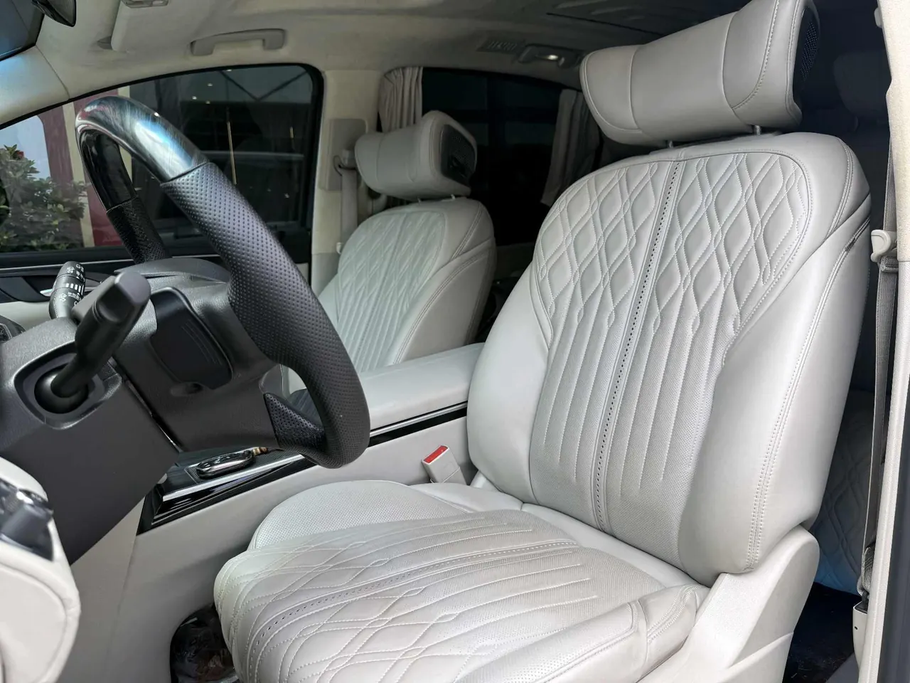 Buick 2021 GL8 ES Lu Zun 2.0T 653T Exclusive Automatic Gear 4