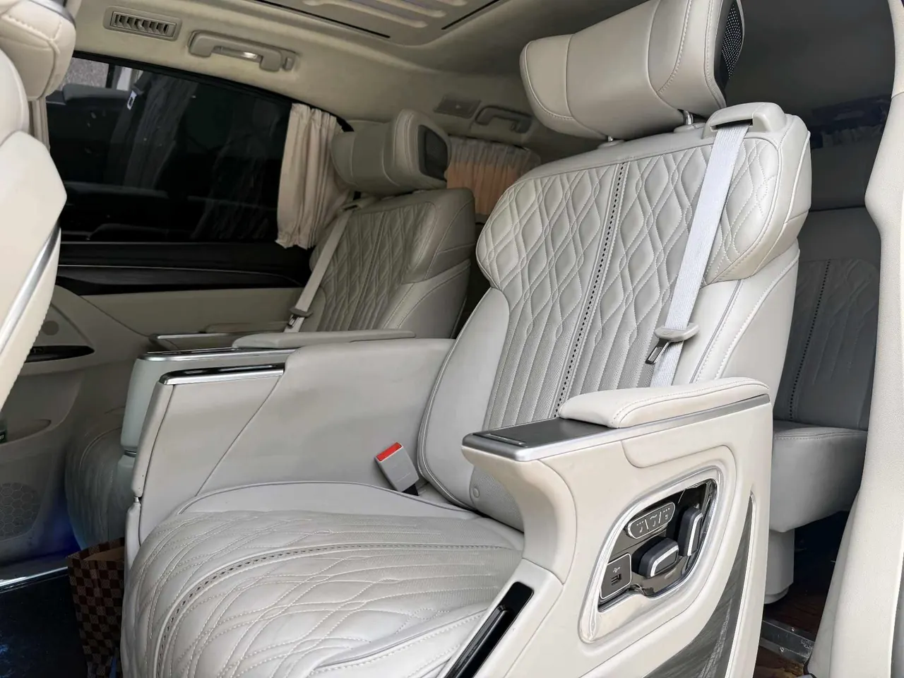 Buick 2021 GL8 ES Lu Zun 2.0T 653T Exclusive Automatic Gear 5