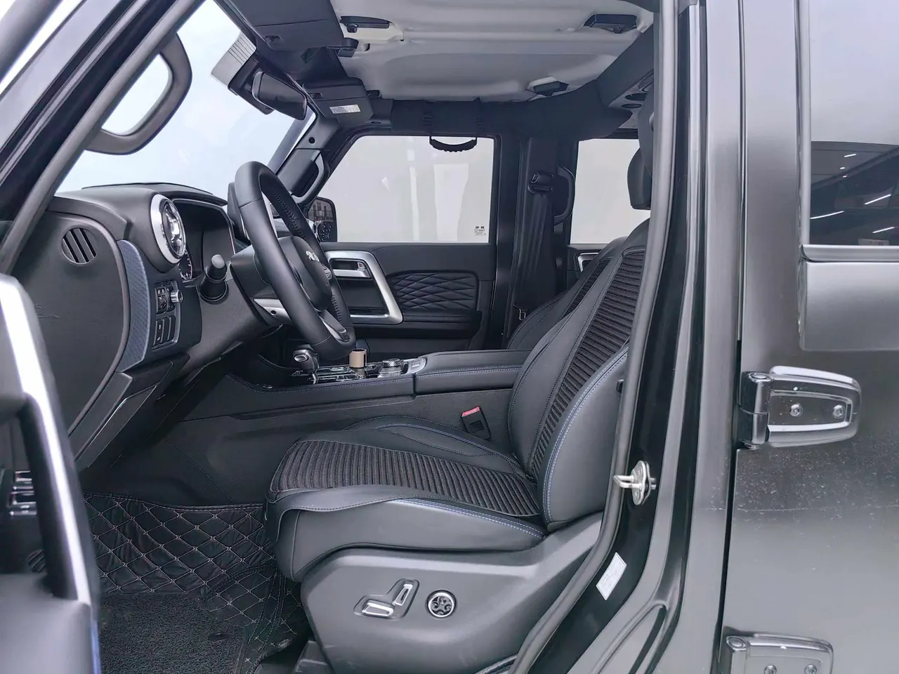 Beijing 2021 BJ40 2.3T Four-wheel Drive Blade Hero Edition Extreme Automatic Gear 4