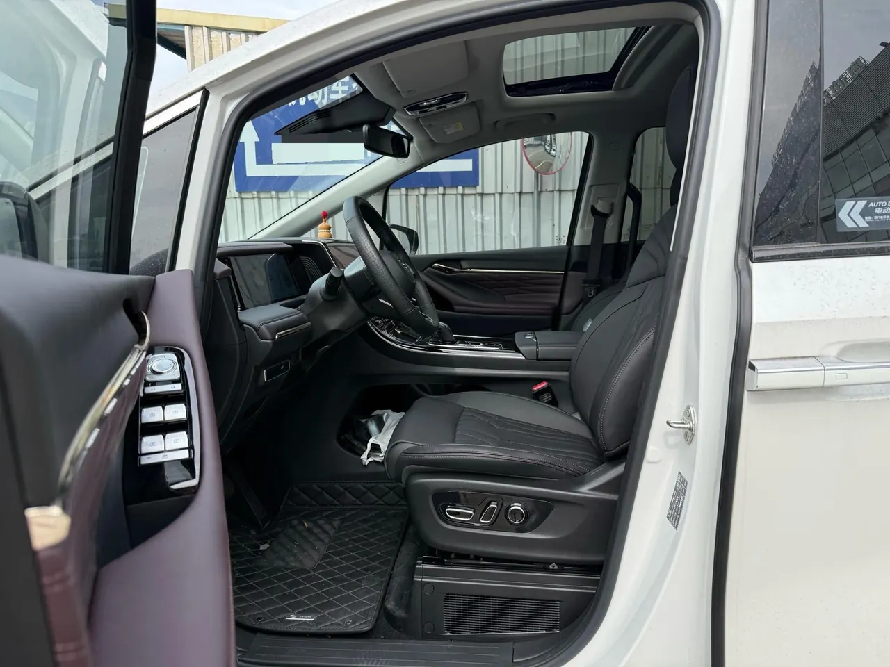 GAC Trumpchi 2024 M8 2.0T 400T Grandmaster Series Supreme‑Grade Automatic 7