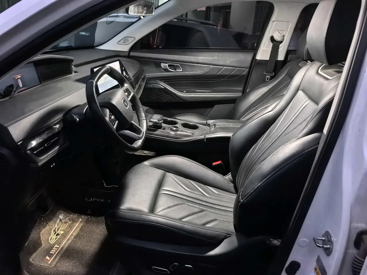 ChangAn 2023 UNI-K 2.0T Two-Drive Yuesang Automatic Gear 2