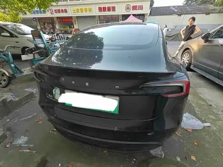 Model 3 2023 rear-wheel drive version 4