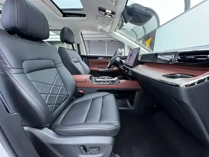 Chuanqi E8 PHEV 2024 150km MAX 11