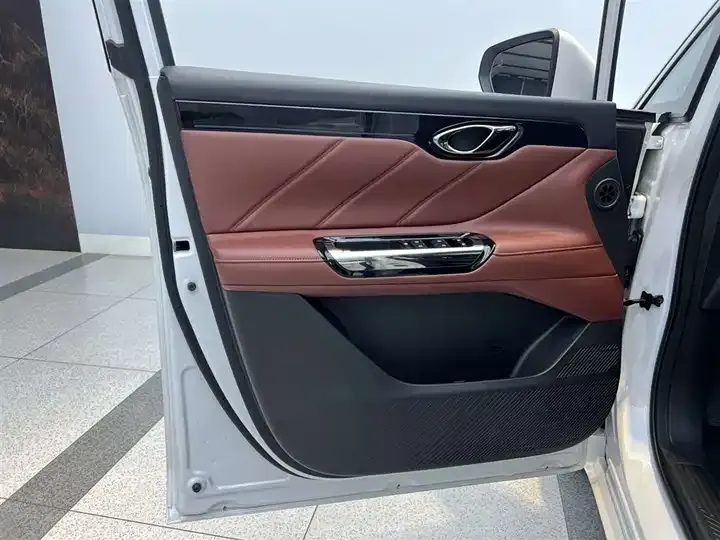 Chuanqi E8 PHEV 2024 150km MAX 9