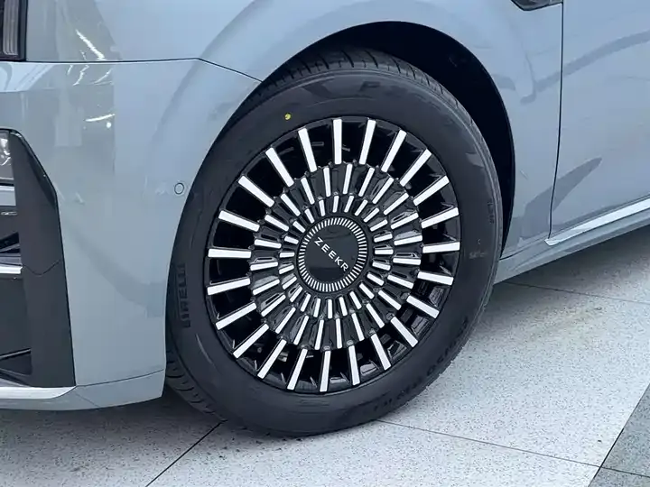 Zeekr 009 2024 six-seat executive four-wheel drive 108kWh 10