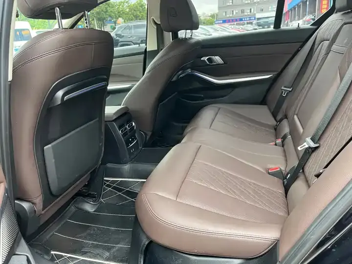 BMW 3 Series 2022 325Li M Sports Suit 11