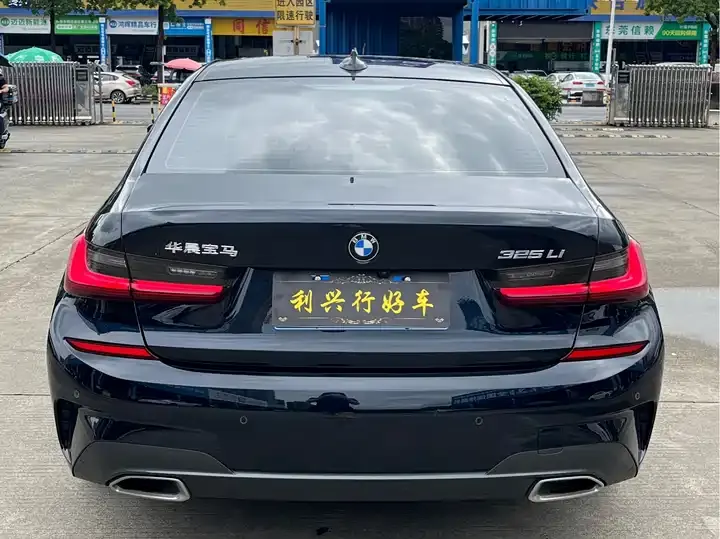 BMW 3 Series 2022 325Li M Sports Suit 5