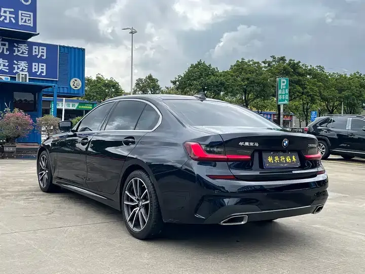 BMW 3 Series 2022 325Li M Sports Suit 6