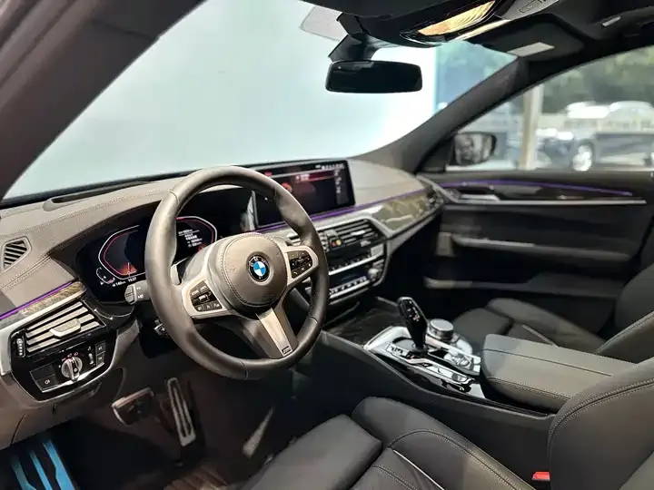 BMW 6 GT 2022 630i M sports suit 6