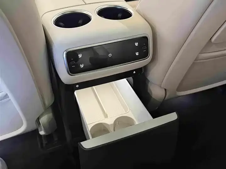 Li L8 2024 Pro 10