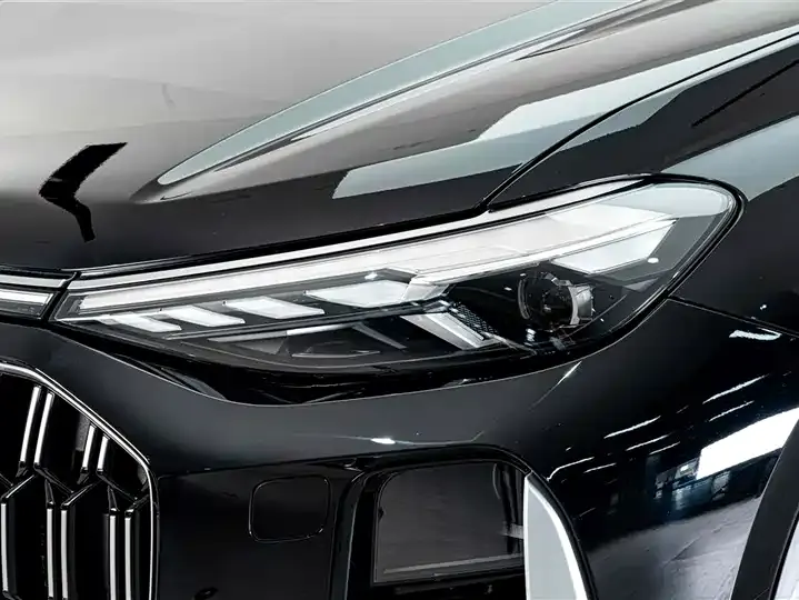 Audi Q6 2025 40 TFSI quattro Commemorative Edition Feather Forest Set 7 4