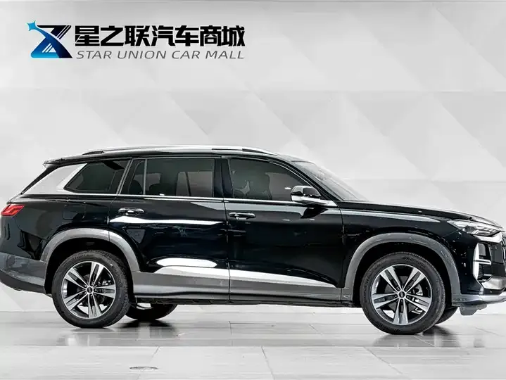 Audi Q6 2025 40 TFSI quattro Commemorative Edition Feather Forest Set 7 5