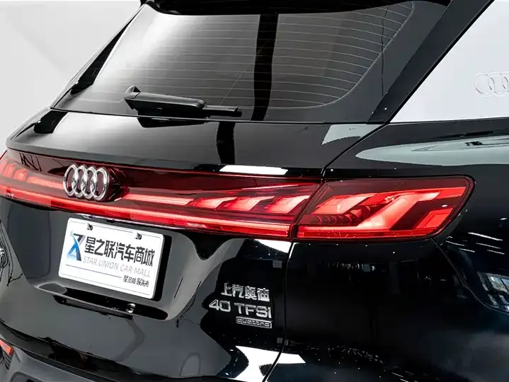 Audi Q6 2025 40 TFSI quattro Commemorative Edition Feather Forest Set 7 8